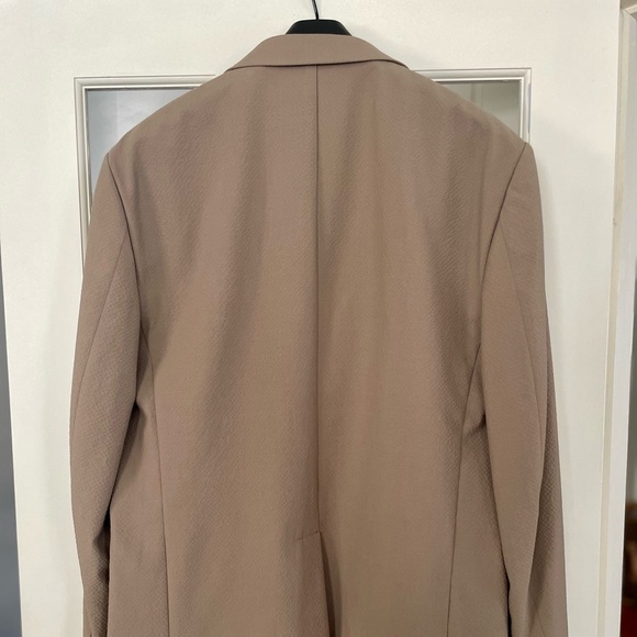 Theory Lightweight Seersucker 2 Button Blazer - Picture 3 of 5